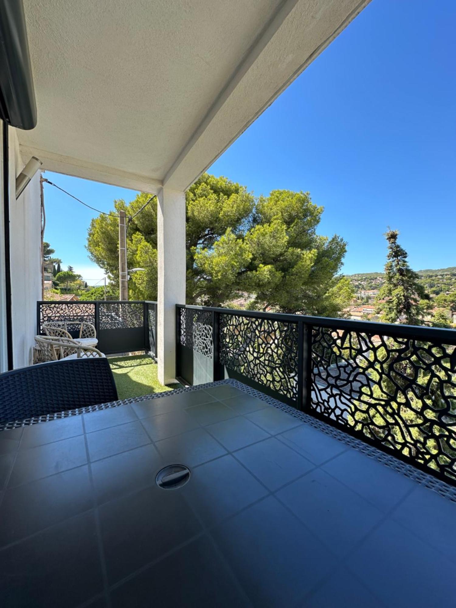 Hotel Eden Cassis - Centre-Ville- Piscine Chauffee, Jacuzzi Et Sauna - Parking Prive Hotel Cassis